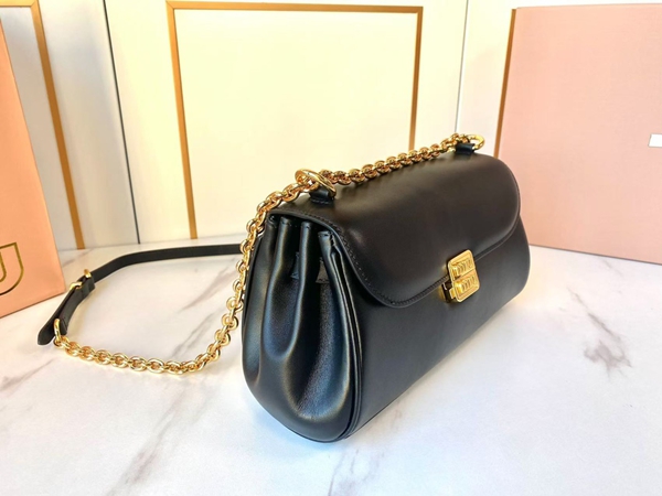 スーパーコピーブランドバッグ内部構造